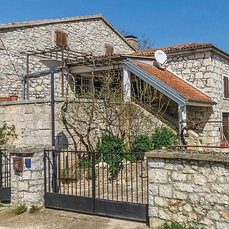Cozy Apartment In Vrsar With Kitchen מראה חיצוני תמונה