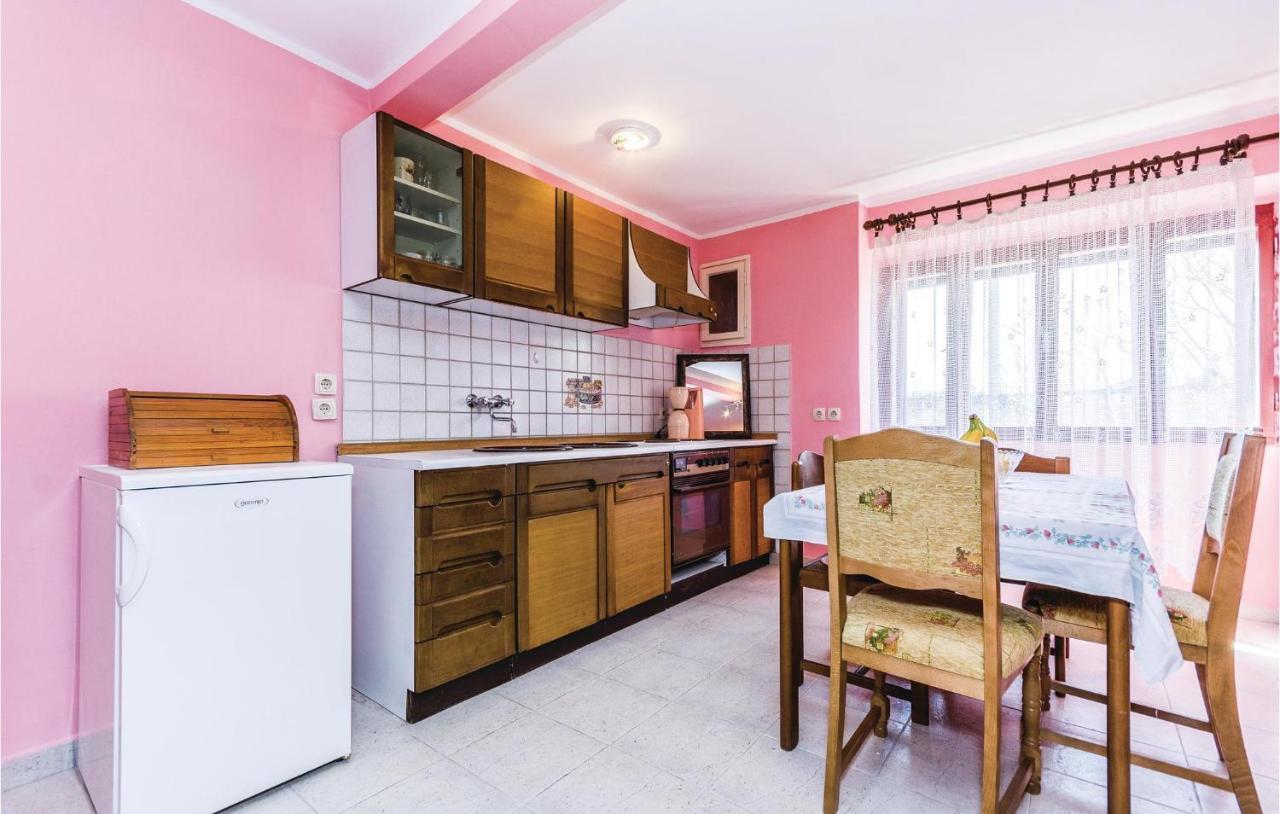 Cozy Apartment In Vrsar With Kitchen מראה חיצוני תמונה
